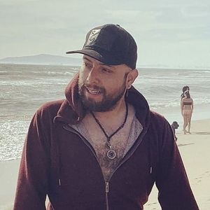 Meet your Posher, Luis